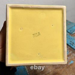 Vintage Yellow China Honeycomb Bee Pot excellent condition collectible Anique